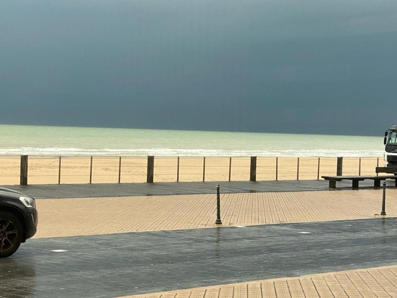 Spacious Apartment With Sea View Oostende Bagian luar foto